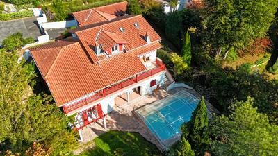 Maison - 190 m² - 5 pièces