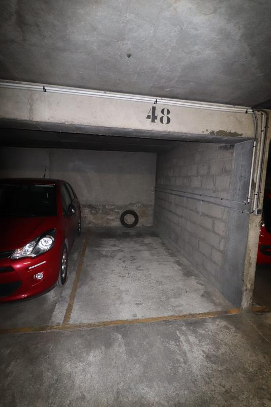 Parking / Garage - 12 m²