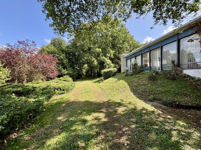 Maison contemporaine - 259 m² - 5 pièces