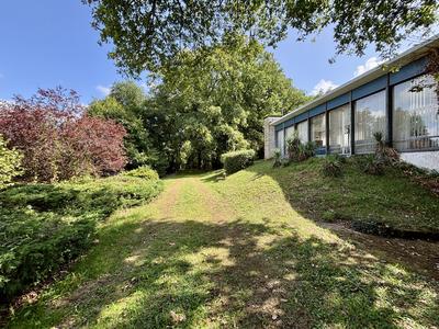 Maison contemporaine - 259 m² - 5 pièces