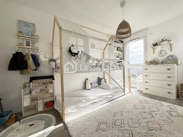 Appartement - 82 m² - 4 pièces