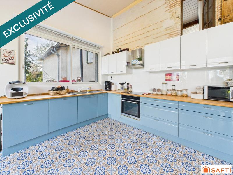 Maison - 210 m² - 8 pièces