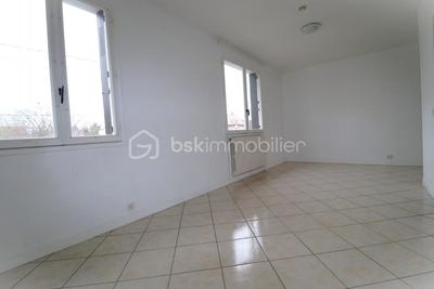 Studio - 30 m² - 1 pièce