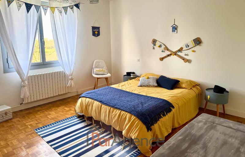 Maison - 290 m² - 9 pièces