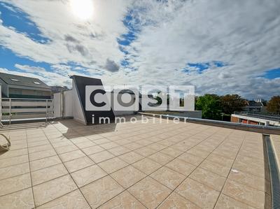 Maison - 96 m² - 5 pièces