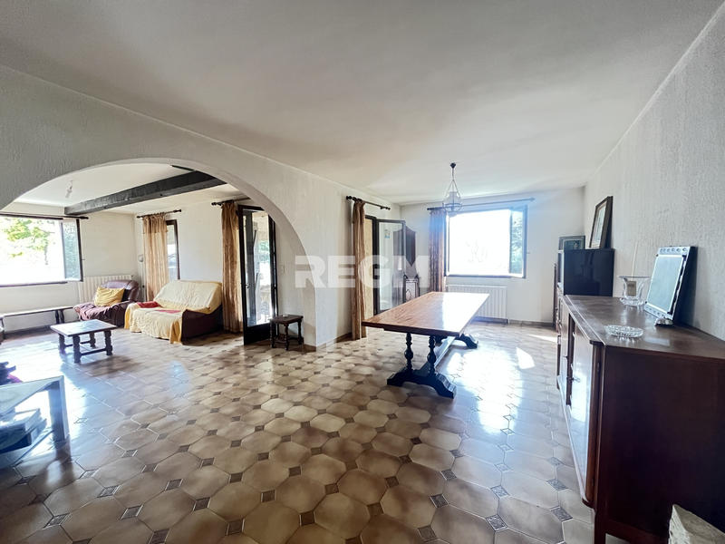 Maison - 180 m² - 7 pièces