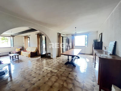 Maison - 180 m² - 7 pièces