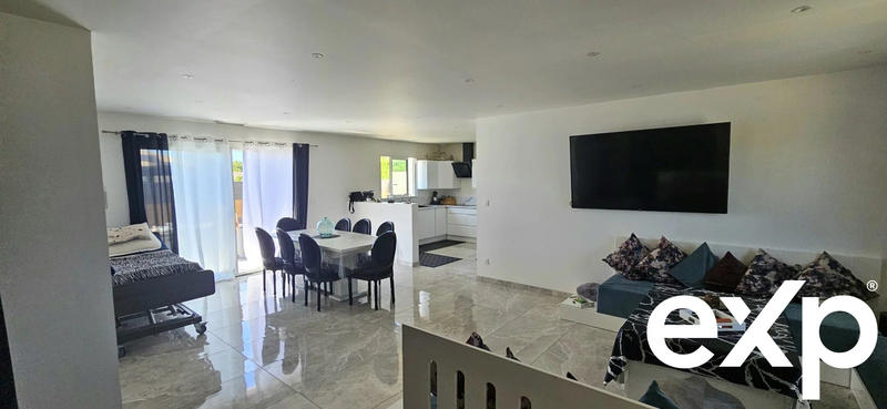 Maison - 146 m² - 8 pièces