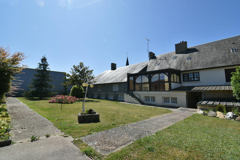 Maison - 350 m² - 12 pièces