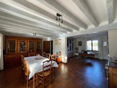 Maison - 205 m² - 7 pièces