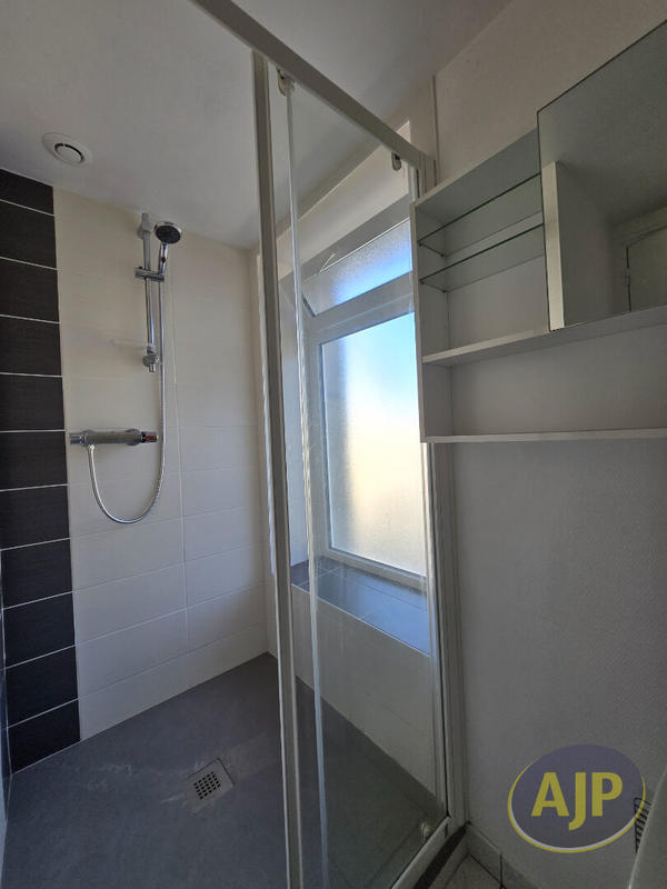 Maison - 89 m² - 5 pièces