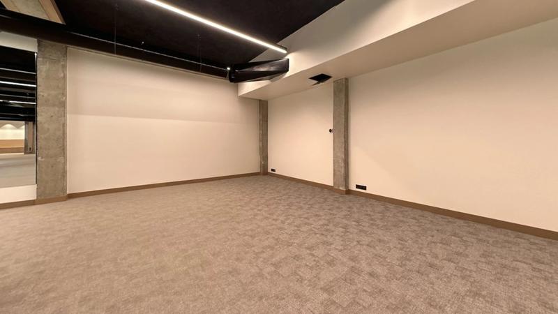 Local commercial - 711 m²