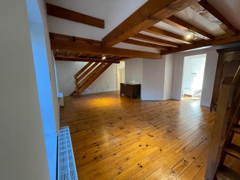 Maison - 300 m² - 8 pièces
