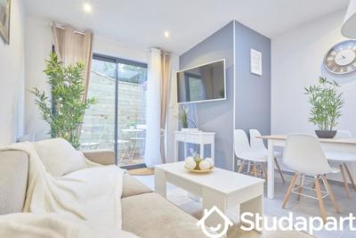 Chambre - 10 m² - 1 pièce