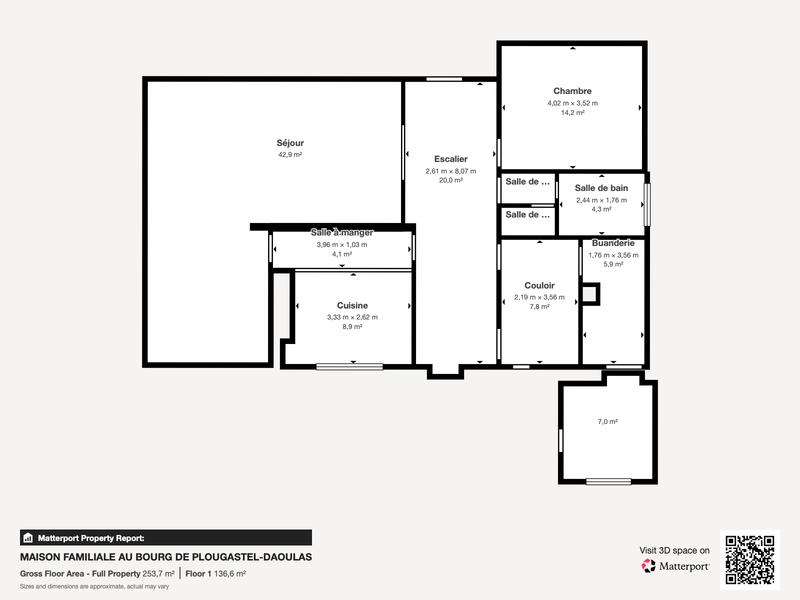 Maison - 220 m² - 8 pièces