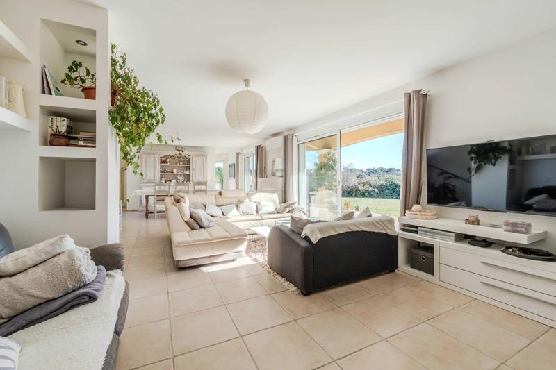 Villa - 143 m² - 5 pièces