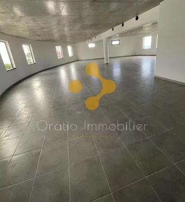 Local commercial - 227 m²