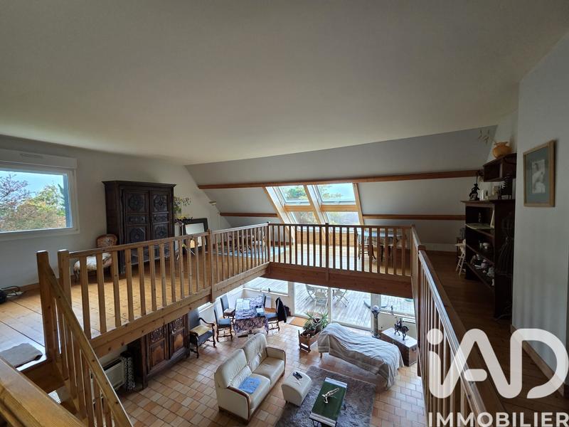 Maison - 204 m² - 7 pièces