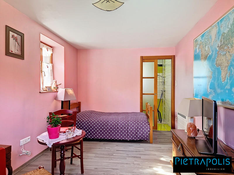 Maison - 204 m² - 6 pièces