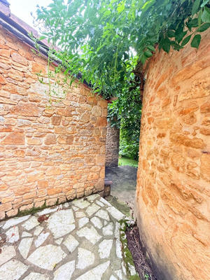 Maison - 280 m² - 12 pièces