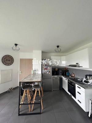 Appartement - 80 m² - 4 pièces