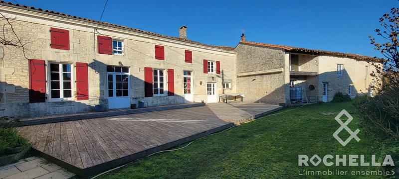 Maison ancienne - 271 m² - 9 pièces