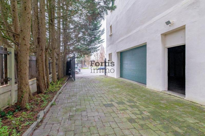 Demeure - 297 m² - 8 pièces