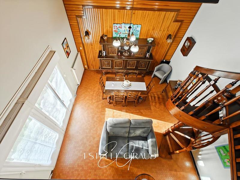 Maison - 92 m² - 5 pièces