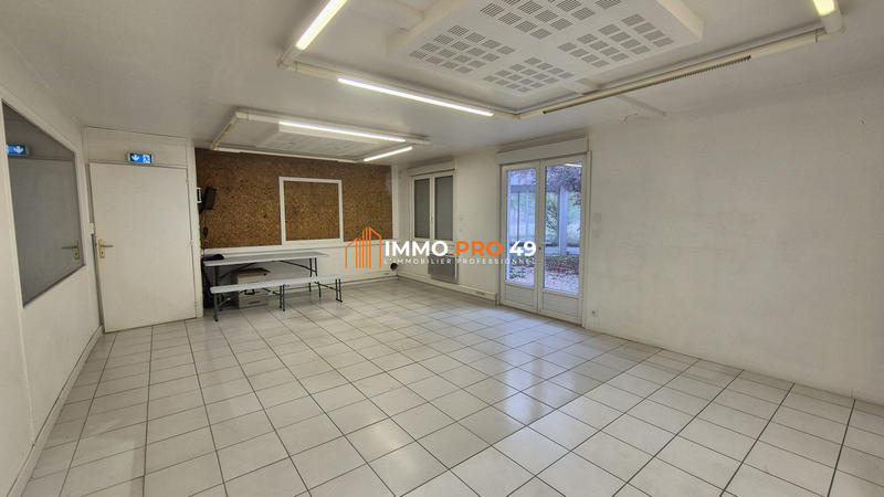 Immeuble - 2 400 m²