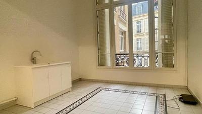 Appartement - 187 m² - 5 pièces
