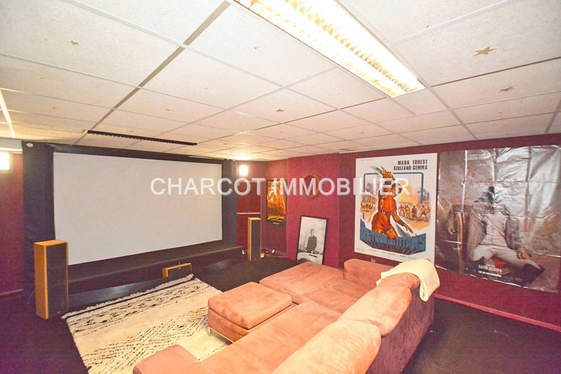 Maison - 281 m² - 6 pièces