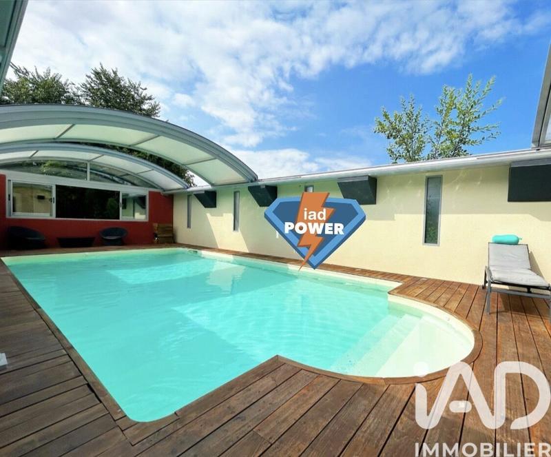 Maison - 300 m² - 8 pièces