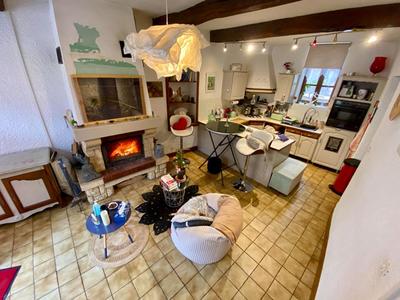 Maison - 123 m² - 8 pièces