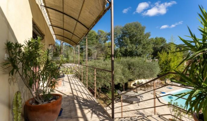 Maison - 230 m² - 7 pièces