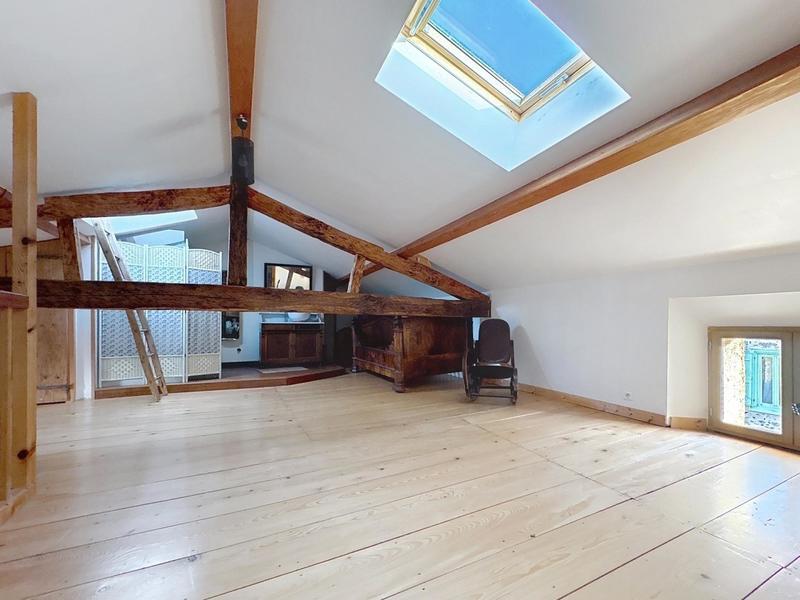 Maison - 203 m² - 7 pièces