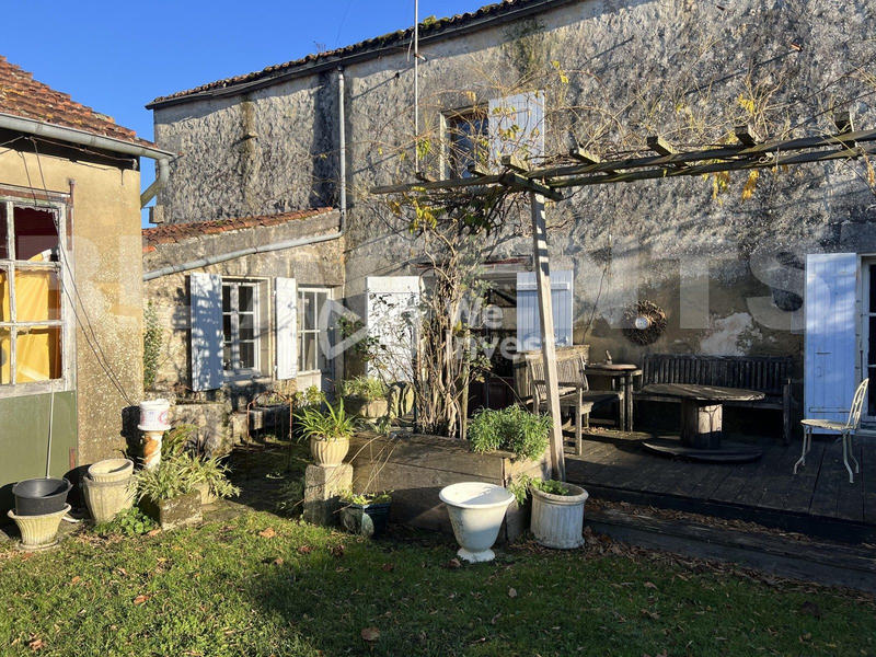 Maison - 220 m² - 6 pièces