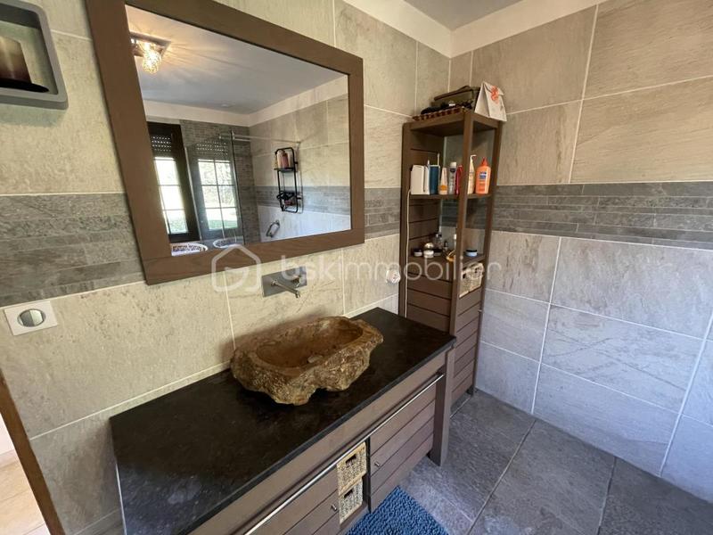 Propriété - 151 m² - 6 pièces