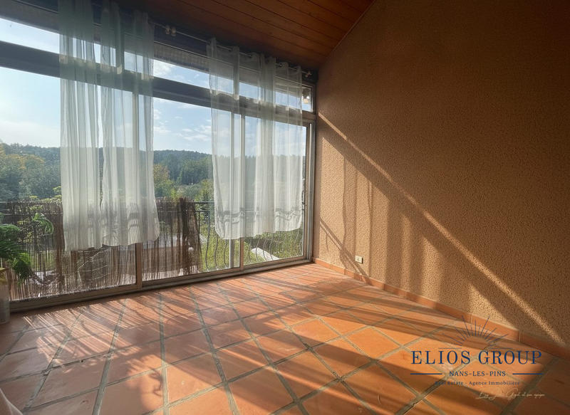 Maison - 204 m² - 9 pièces