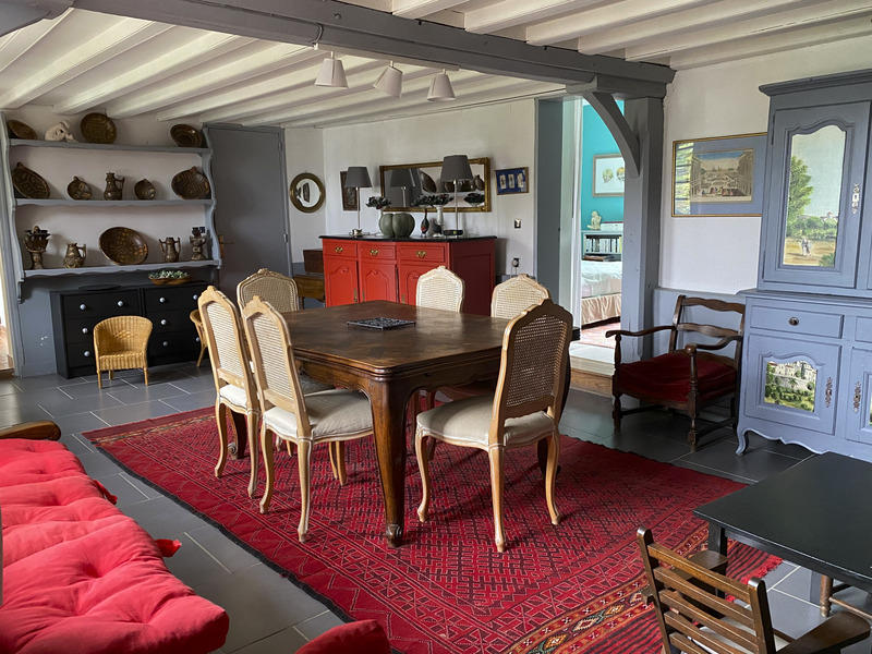 Maison - 260 m² - 11 pièces