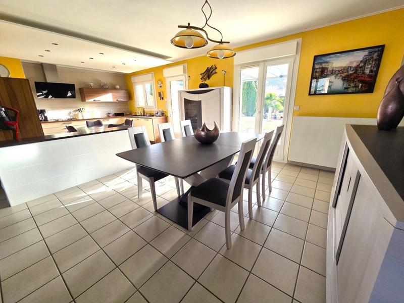 Pavillon - 95 m² - 5 pièces