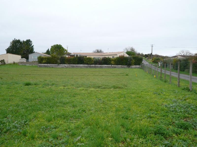 Terrain constructible - 1 000 m²
