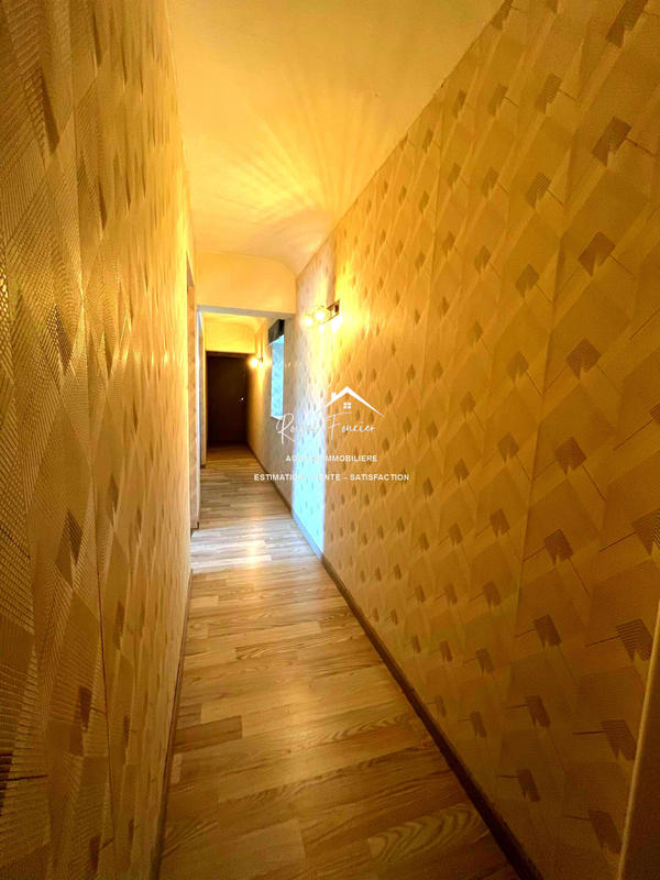 Maison ancienne - 255 m² - 8 pièces