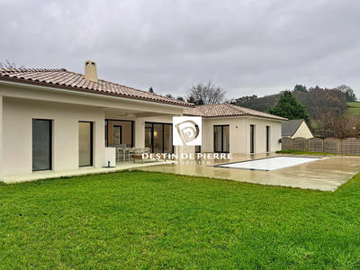 Maison - 219 m² - 6 pièces