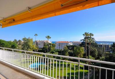 Appartement - 90 m² - 3 pièces