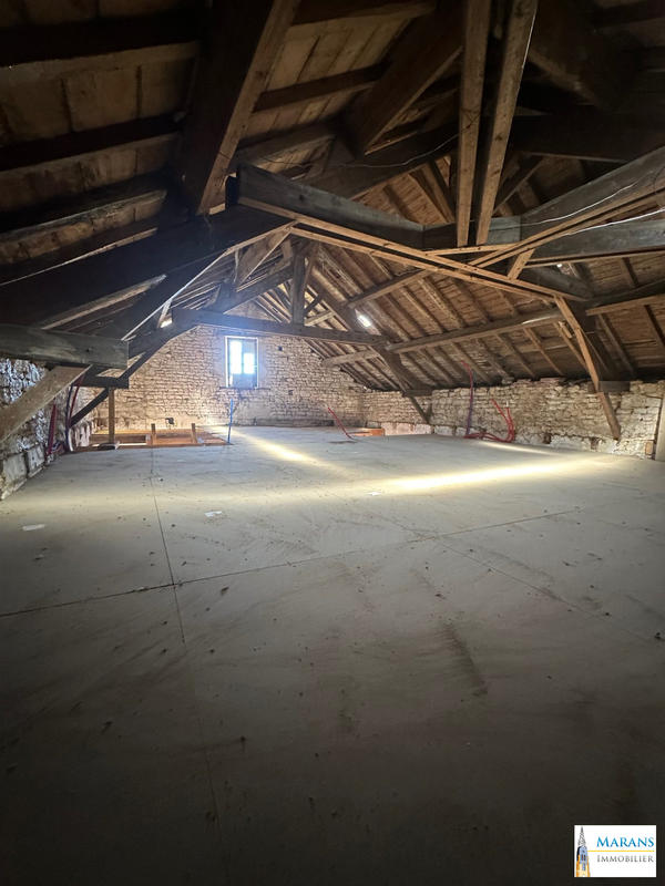 Maison ancienne - 200 m² - 4 pièces