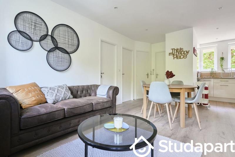 Chambre - 10 m² - 1 pièce