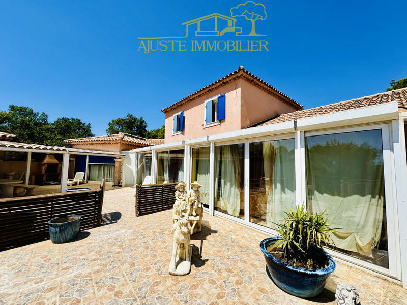 Maison - 310 m² - 10 pièces