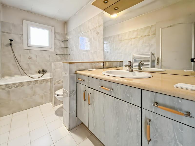 Maison - 101 m² - 5 pièces