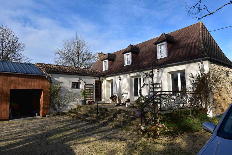 Maison traditionnelle - 140 m² - 6 pièces
