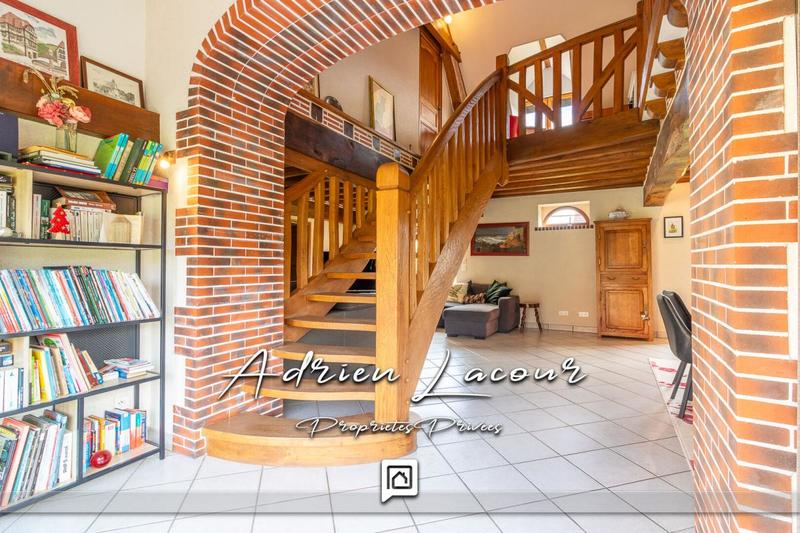 Maison - 206 m² - 7 pièces